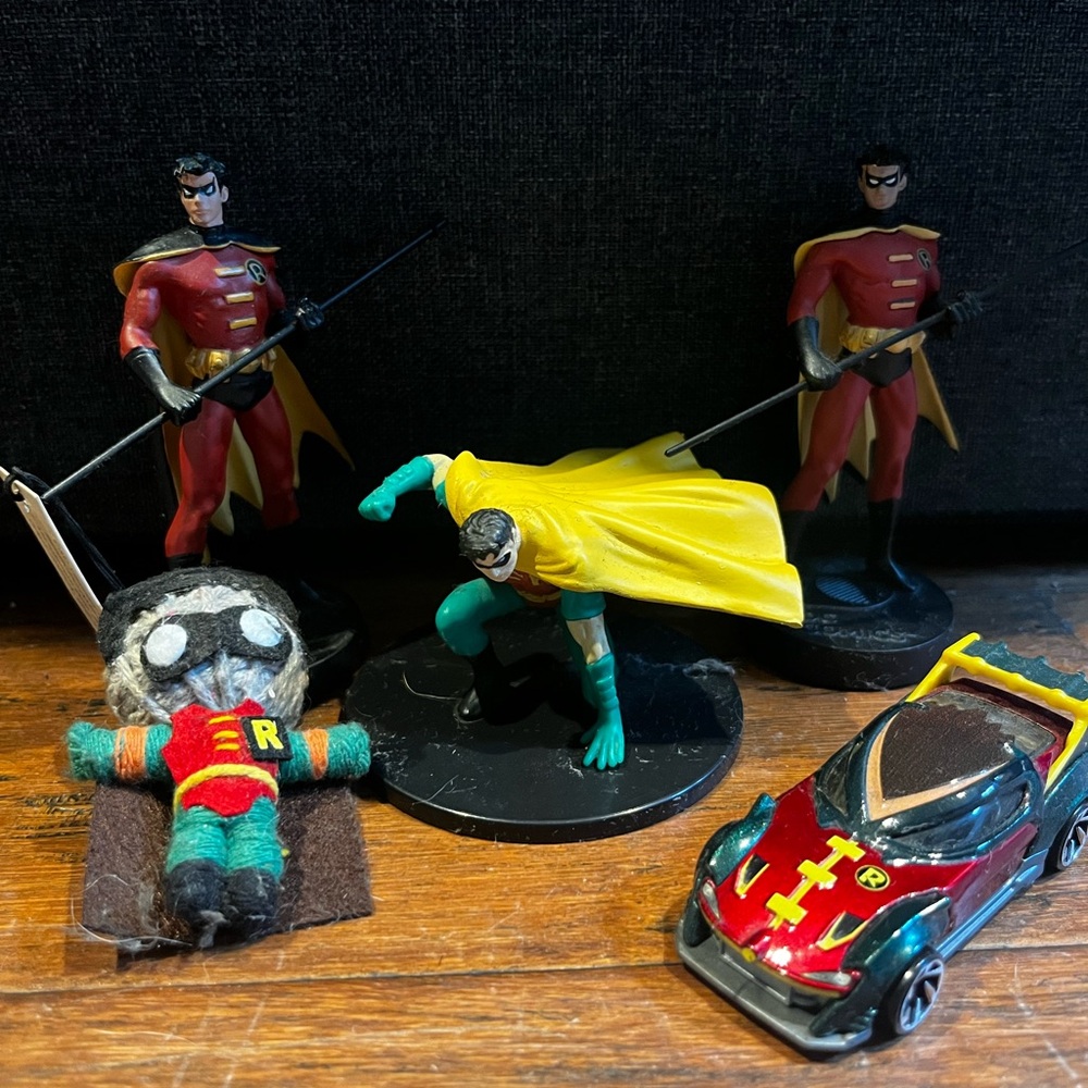 DC Comics - Robin Mini Figure Bundle